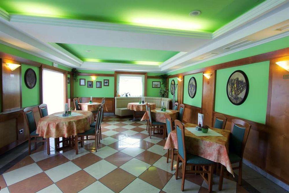 Grandvid Hotel Škofljica Ресторант снимка